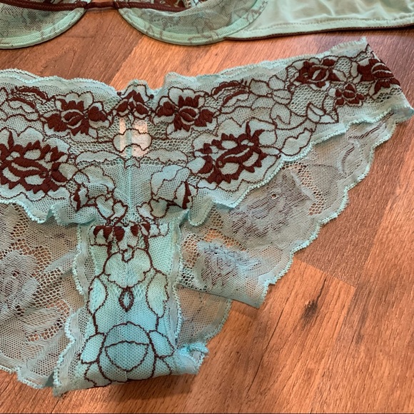 VS Vintage Y2K Very sexy collection lace bra & panty set - Picture 3 of 13